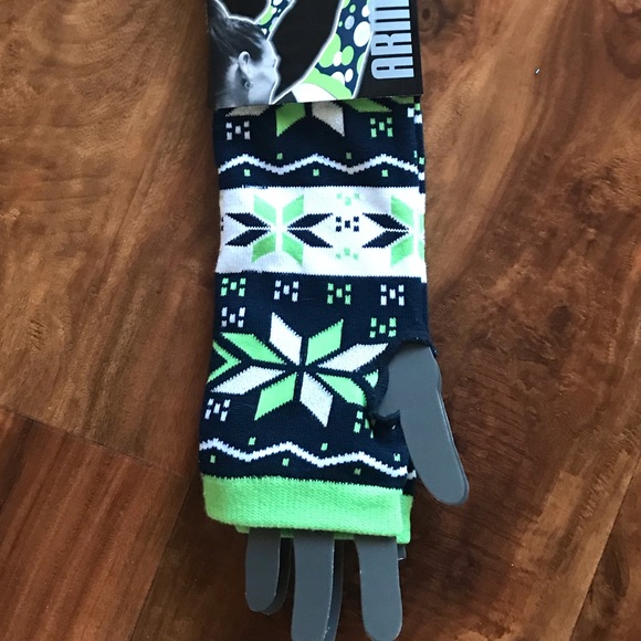 Arm socks! - Picture 3 of 6